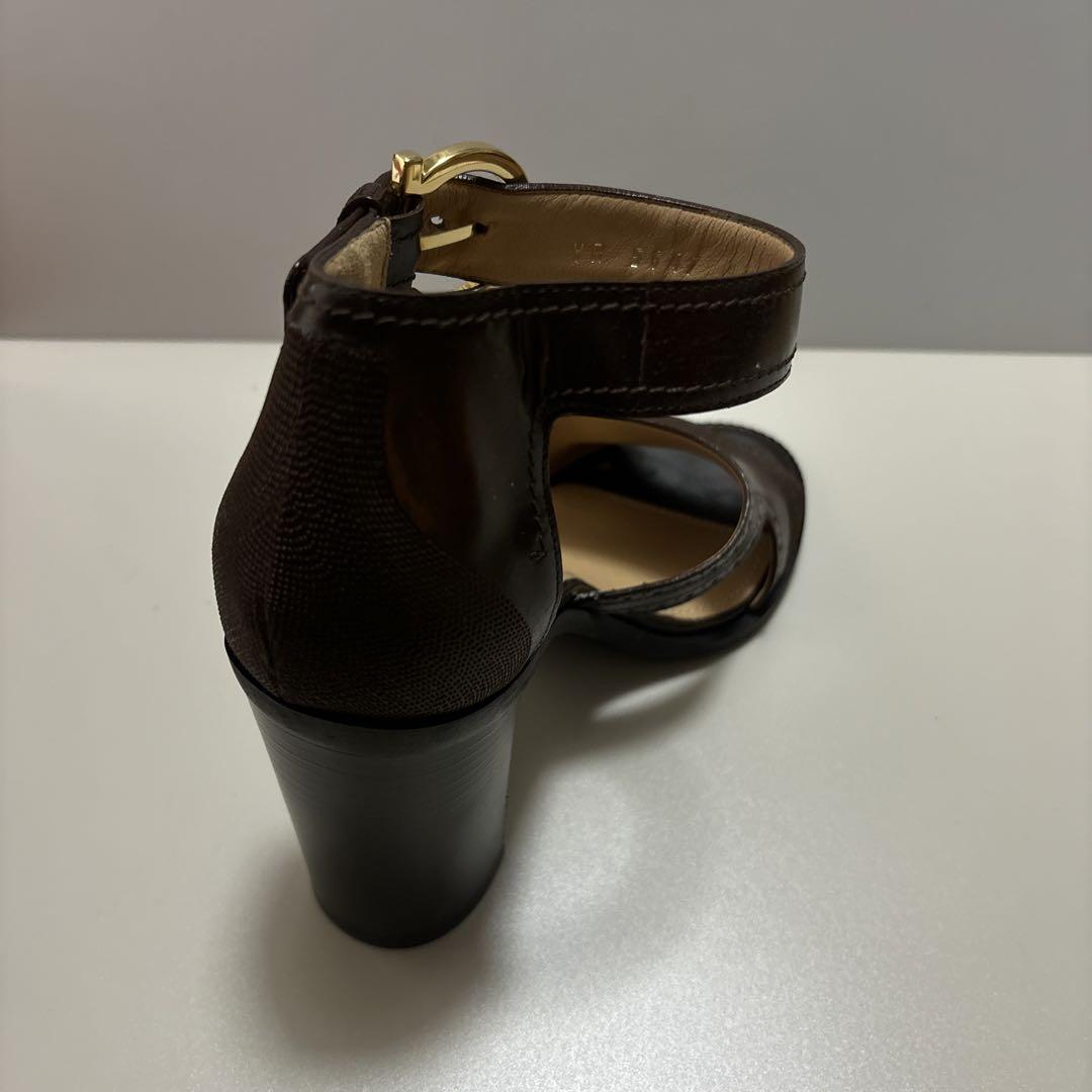 値下げしました！！【未使用新品】フェラガモ　サンダル　24cm