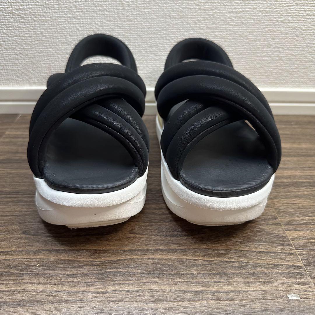 NIKE air max ISLA ナイキ エアマックスアイラ サンダル　白黒