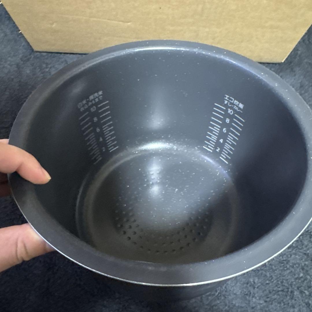 Panasonic製 可変圧力IHジャー炊飯器 SR-V18BA 黒