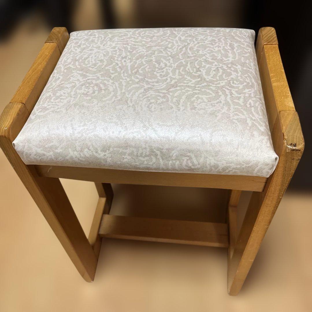 引取り JUKI折り畳めるミシンテーブルと椅子