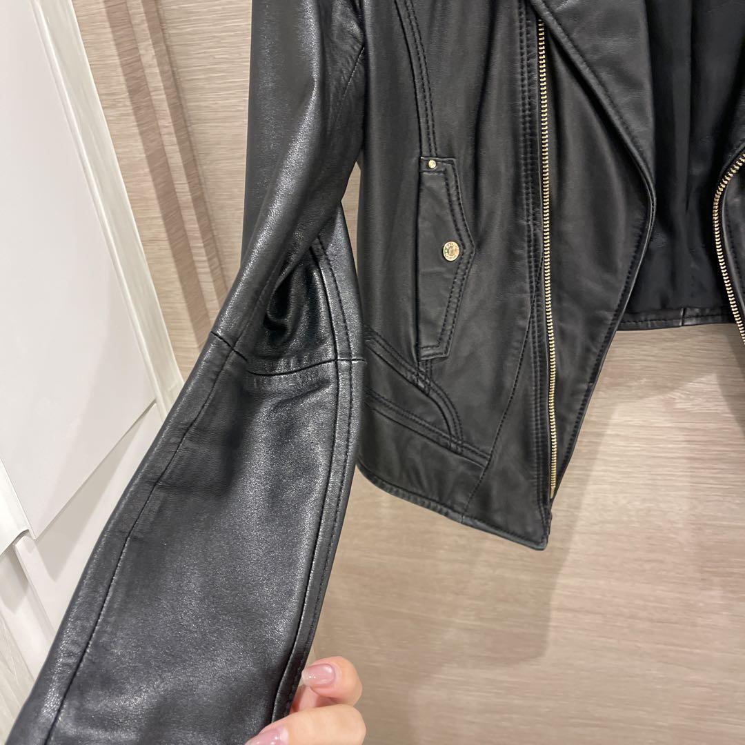 黒レザーライダースジャケット