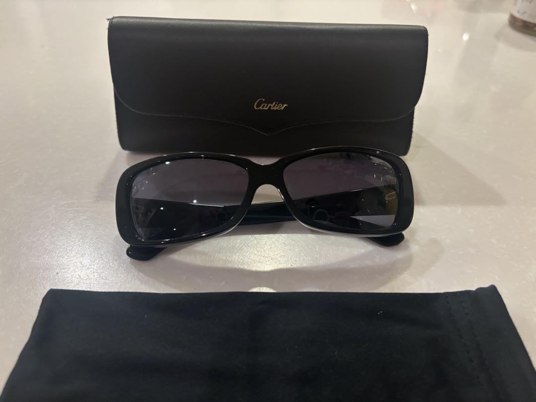 Cartier ブラック サングラス ケース付き