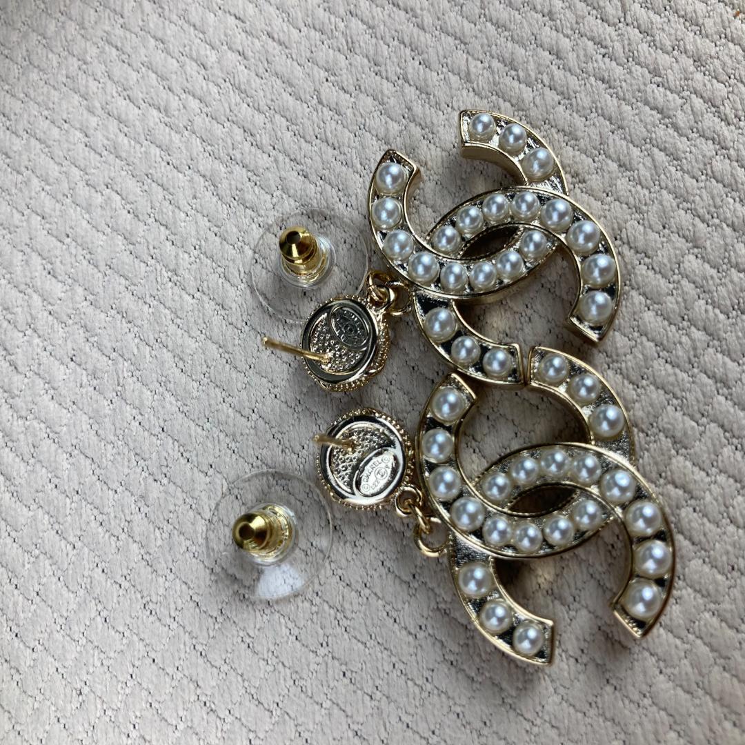 ★ CHANEL