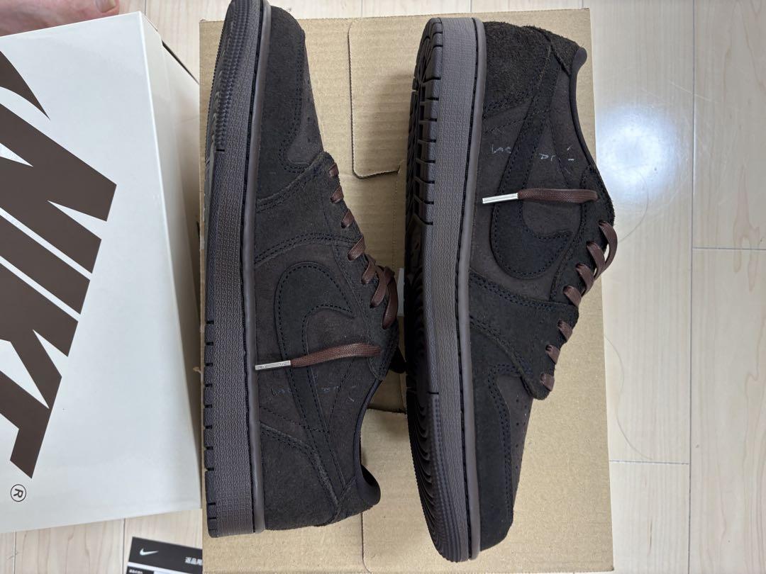 Travis Scott Nike Air Jordan 1 ベルベットブラウン
