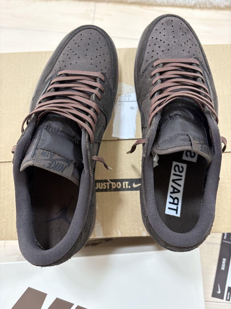 Travis Scott Nike Air Jordan 1 ベルベットブラウン