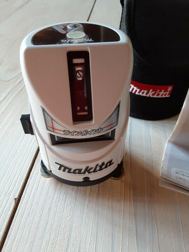 Makita　SK13P　屋内・屋外兼用墨出し器