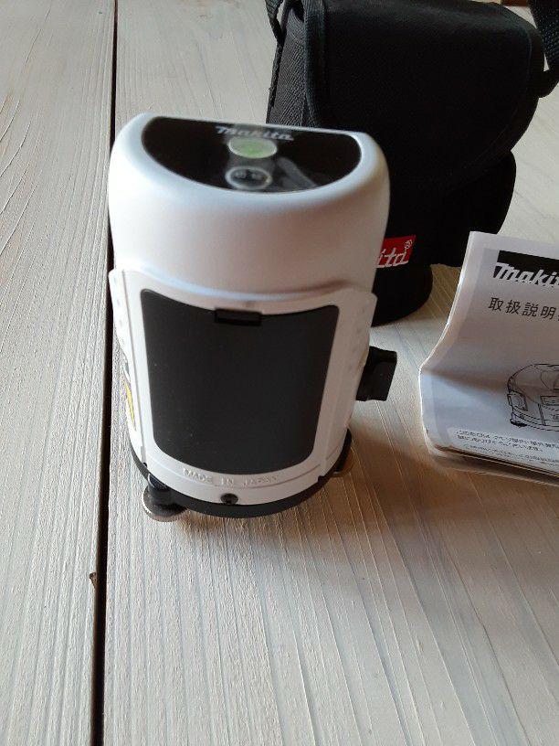 Makita　SK13P　屋内・屋外兼用墨出し器