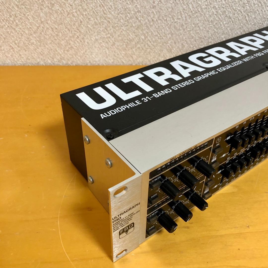 BEHRINGER FBQ3102 グラフィックイコライザー