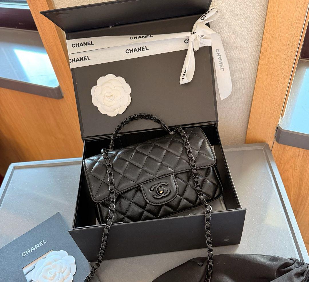 可愛い」CHANEL　シャネルショルダーバッグ