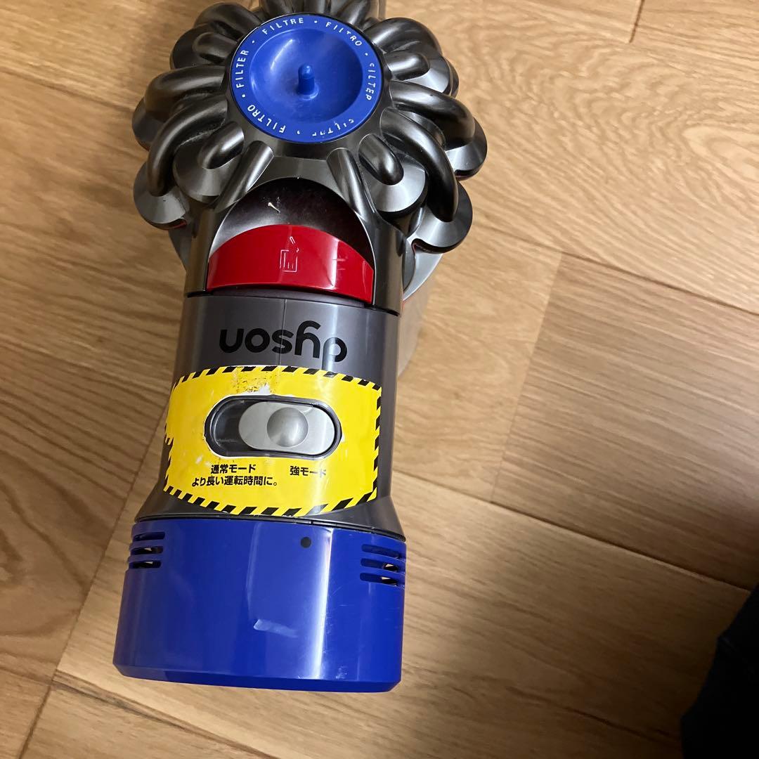 Dyson ダイソン V7 Fluffy コードレス掃除機 - メルカリ
