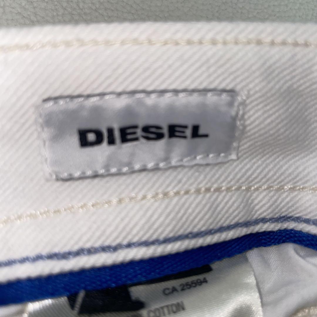 DIESEL. ホワイト ショートパンツ　ハーフパンツ　サイズ28
