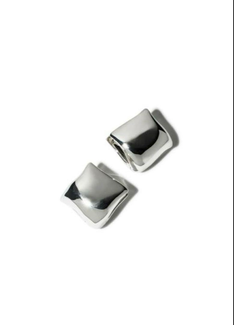 sumea【BONEE】のSQUARE WRAPピアス