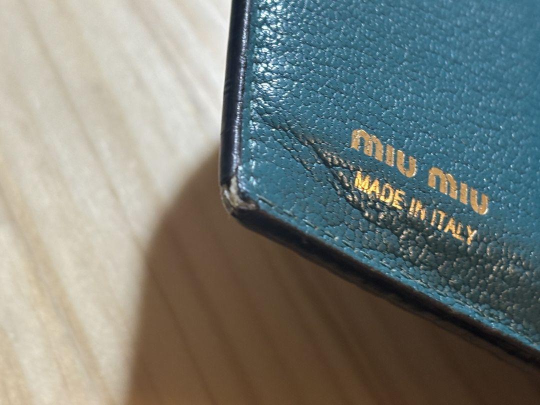 miu miu 緑 二つ折り財布