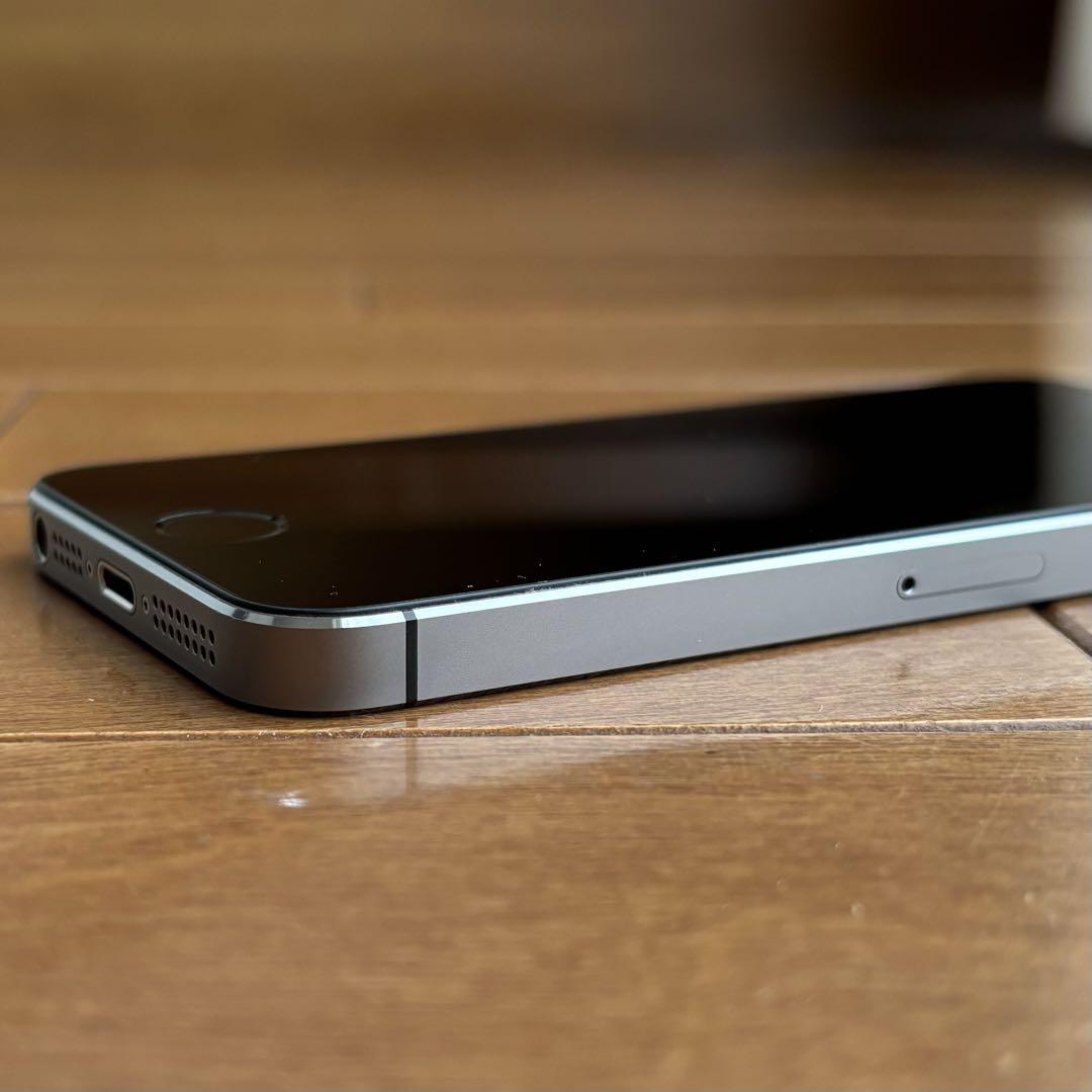 美品【Apple】iPhone 5s 64GB スペースグレイ