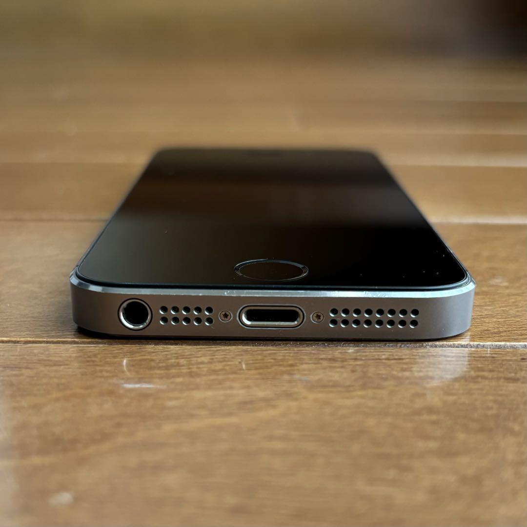美品【Apple】iPhone 5s 64GB スペースグレイ