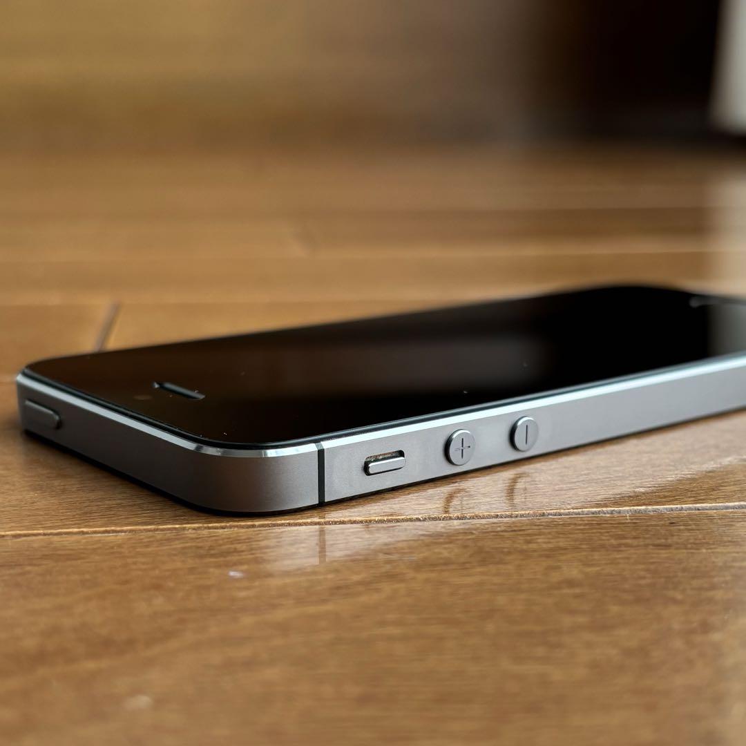 美品【Apple】iPhone 5s 64GB スペースグレイ