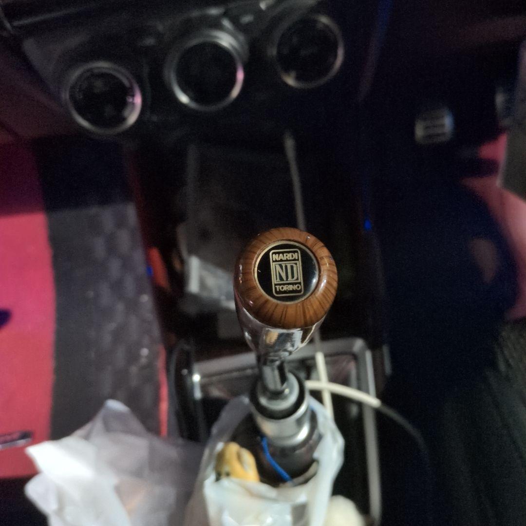 ウッドシフトノブ目立った傷や汚れなし