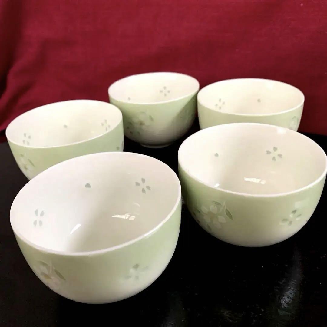 湯呑み茶碗五客淡いグリーンに花模様ほたる透かし