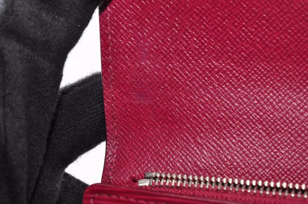 Louis Vuitton ポルトフォイユサラ エピ 長財布 箱、保存袋付き