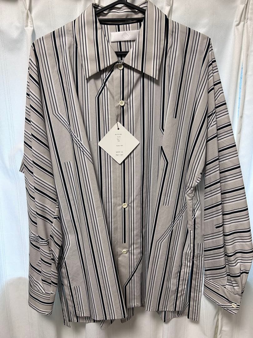 ツイストストライプシャツ