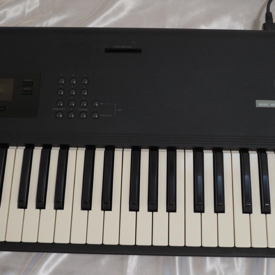 KORG コルグ M1 ミュージックワークステーション - メルカリ