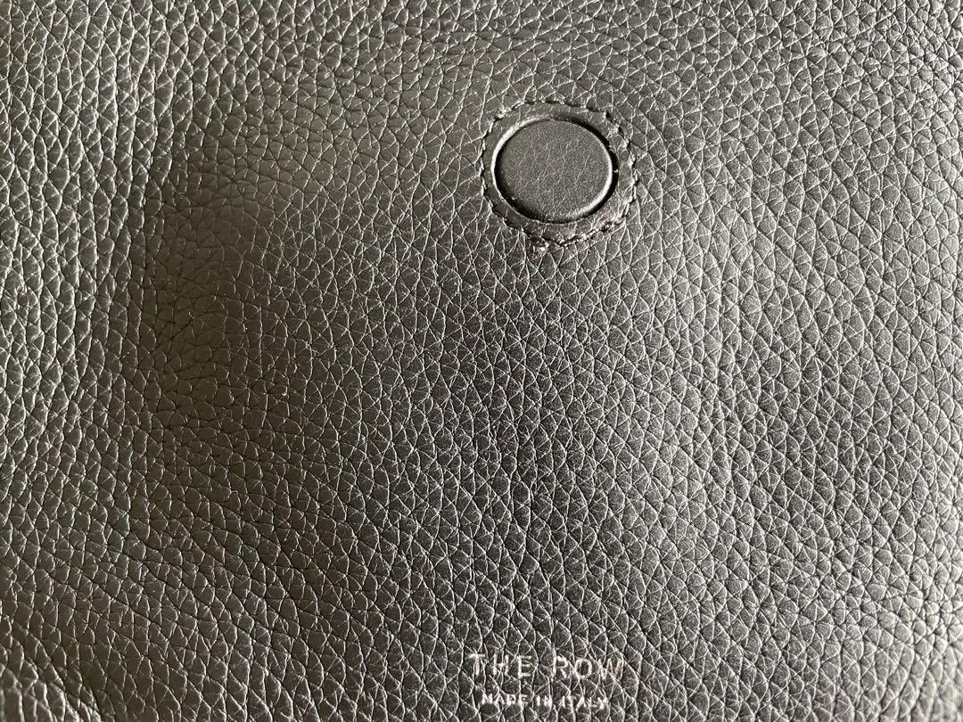 The row ザロウ park tote three 付属 ポーチ クラッチ the row ザロウ park tote three 付属 ポーチ クラッチ - メルカリ