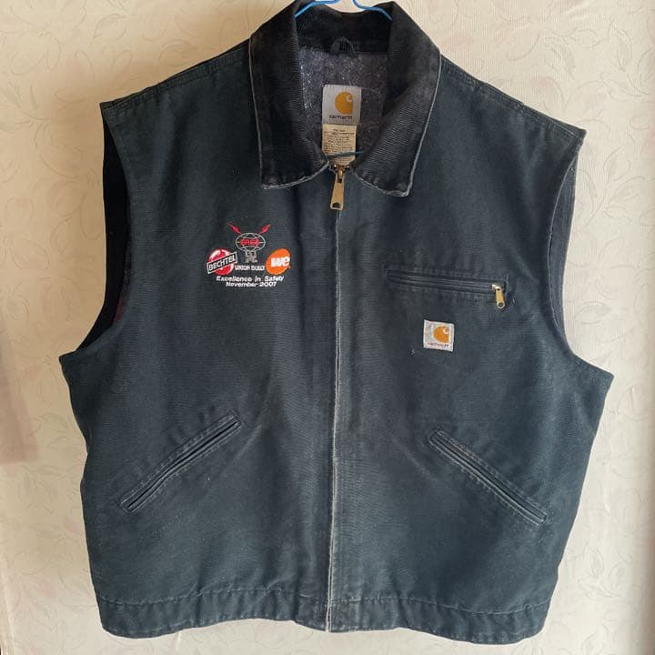USA製》カーハート carhartt☆ダックベスト 刺繍ロゴ ブラック 超人気