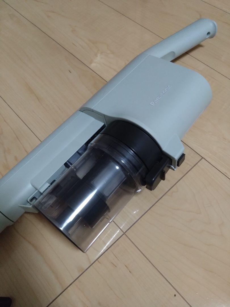 パナソニック コードレスクリーナー MC-SB33J 2023年製