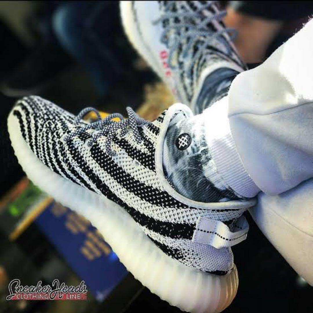 靴 Adidas Yeezy Boost 350 zebra