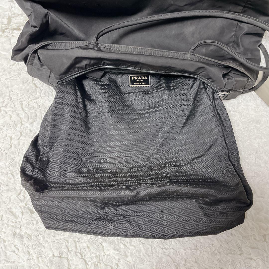 プラダ ブラック ナイロン トートバッグ トライアングル 三角 肩掛け A4 プラダ ブラック ナイロン トートバッグ トライアングル 三角 肩掛け A4