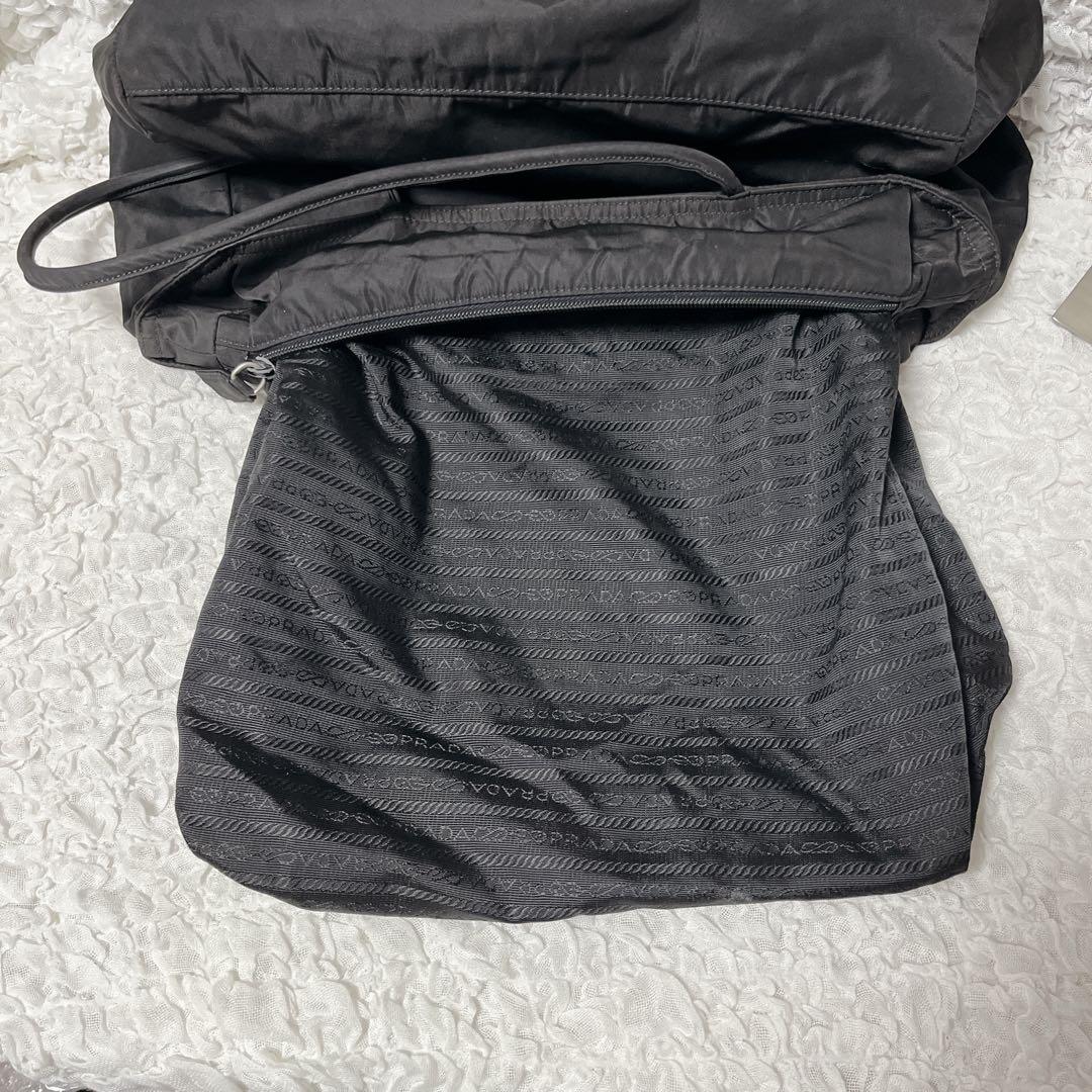 プラダ ブラック ナイロン トートバッグ トライアングル 三角 肩掛け A4 プラダ ブラック ナイロン トートバッグ トライアングル 三角 肩掛け A4