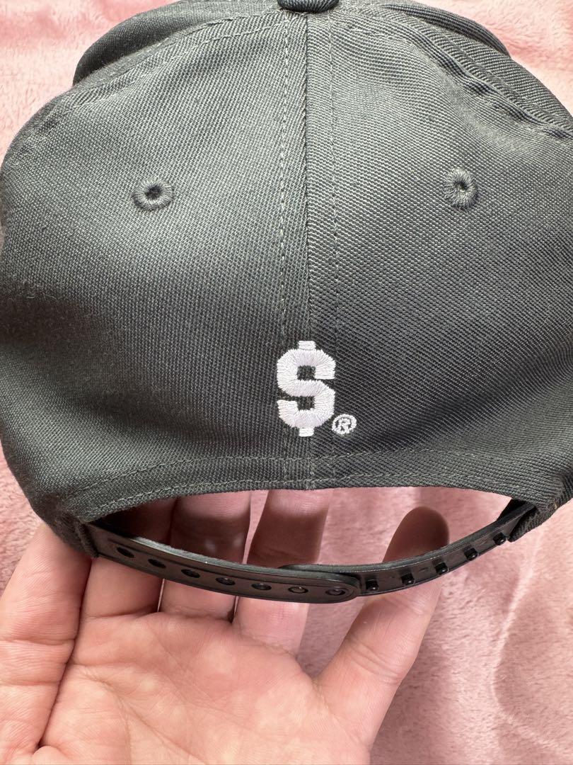SUPREMEのキャップ