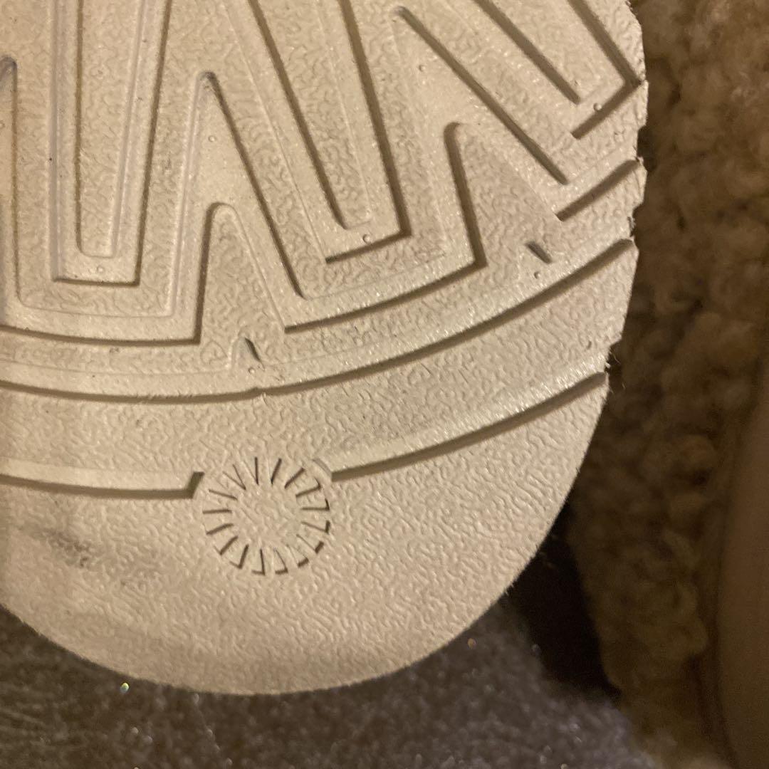 ★☆UGG ベージュ シープスキン スリッパ★☆美品❤️お値下げ中。23センチ