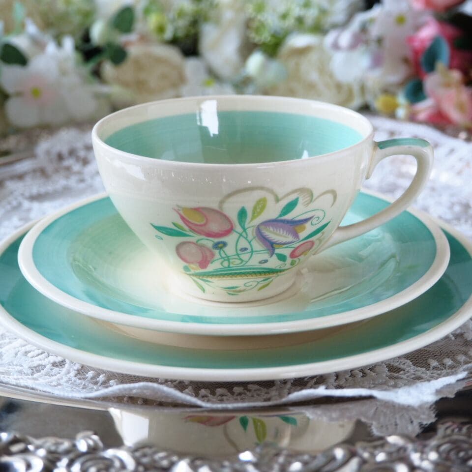 スージークーパー　ドレスデンスプレイ グリーン トリオC　カップソーサー　F6コーヒー・ティーカップ