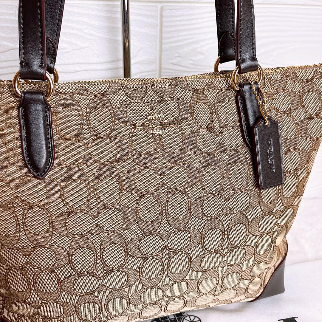 未使用☆COACHコーチ トートバッグ キャンバス シグネチャー A4収納 未使用☆COACHコーチ トートバッグ キャンバス シグネチャー A4収納