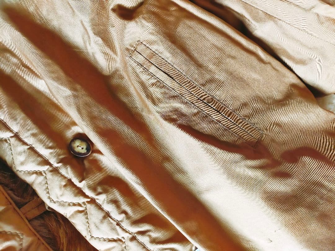 ベージュ 毛皮 コート ボリュームたっぷり リバブル フィランド製 ベージュ 毛皮 コート ボリュームたっぷり リバブル フィランド製