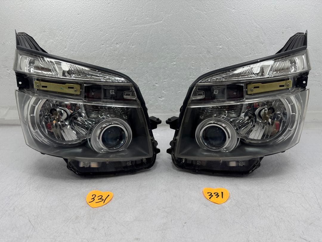 ヴォクシー ZRR70W ZS 前期 ヘッドライト 左右 セット