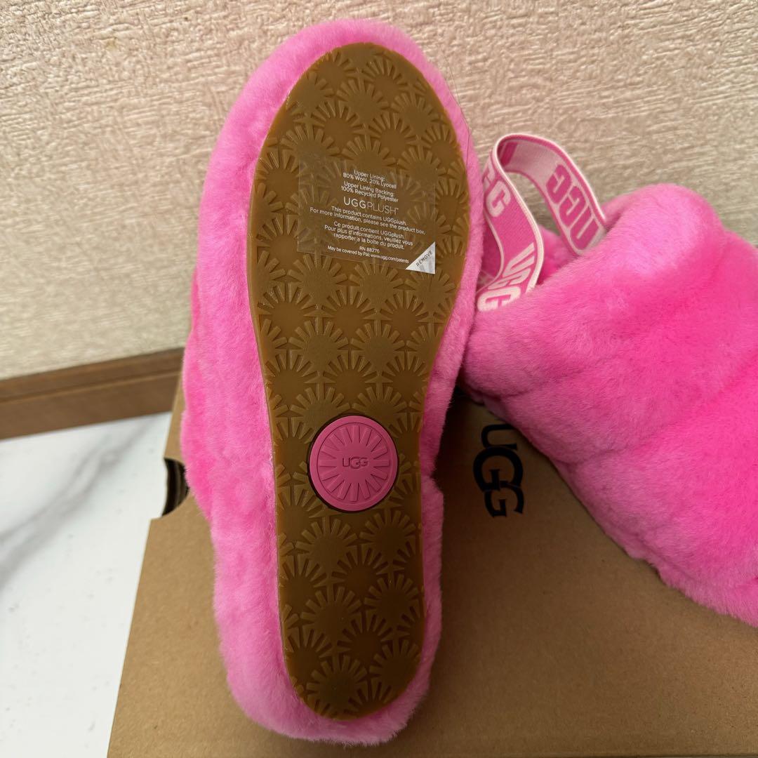 「新品」UGG レディース Fluff Yeah ピンクファーサンダル