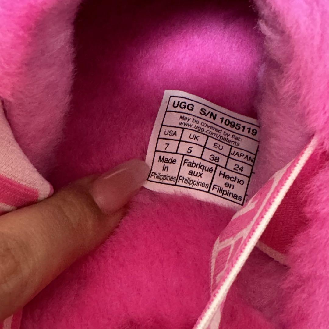 「新品」UGG レディース Fluff Yeah ピンクファーサンダル