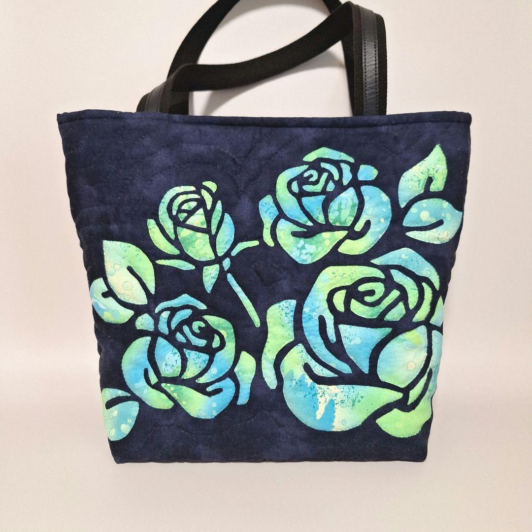 ハワイアンキルトバッグ　(ネイビー　薔薇)