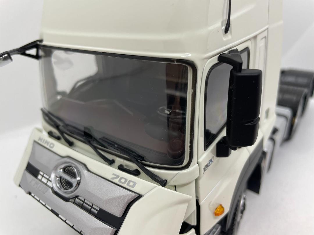506-004 1/24 日野 HINO 700 トレーラー 6×4 ホワイト