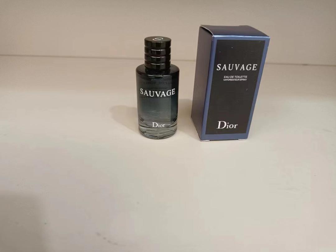 Dior Sauvage ソヴァージュ オードトワレ 10ml メンズ香水