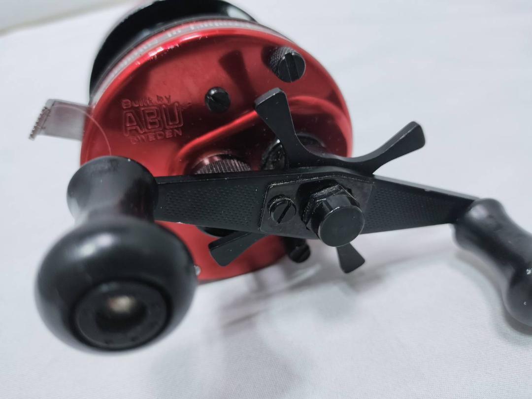 中古美品 アブガルシア アンバサダー5000 レッドAbu Garcia