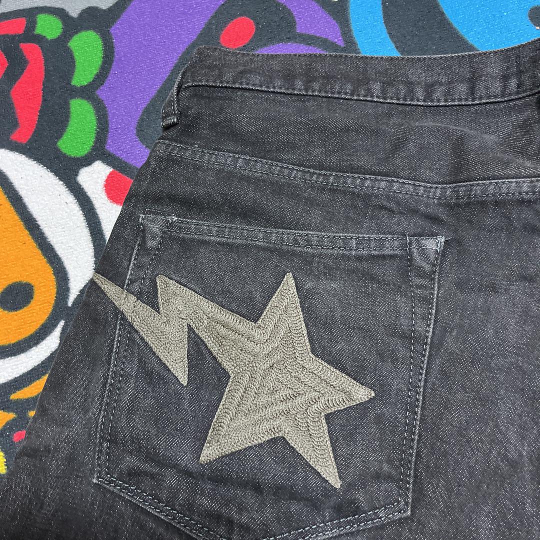 APE  BAPE  KAWS 刺繍　DENIM STA デニム　ショーツ　L