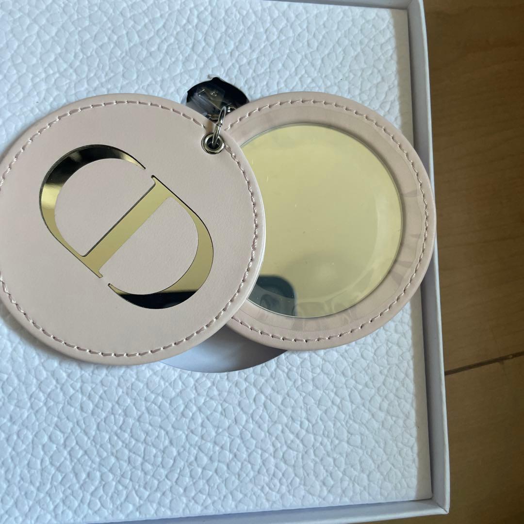 ホワイトポーチ付きChristian