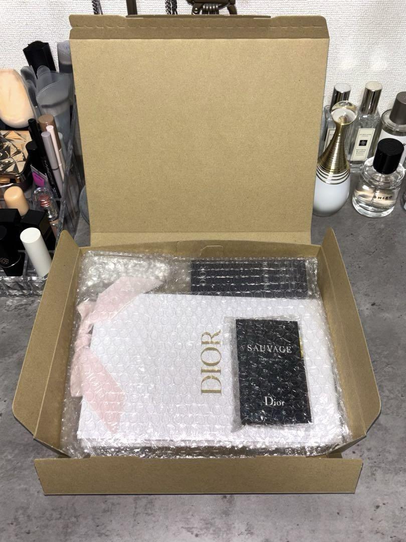 Dior ディオールスキン フォーエヴァー フルイド マット 1N