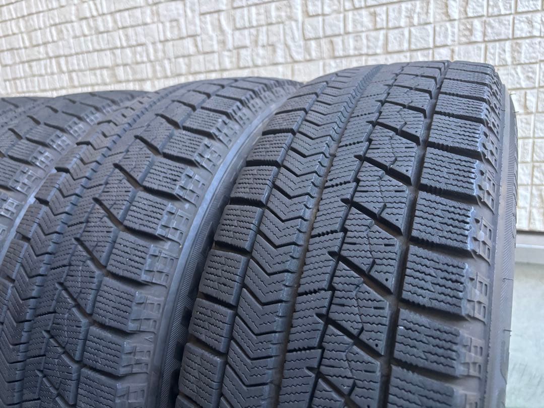 ①【バリ溝国産・送料無料‼️】185/65R15 ブリヂストン ブリザック VRX