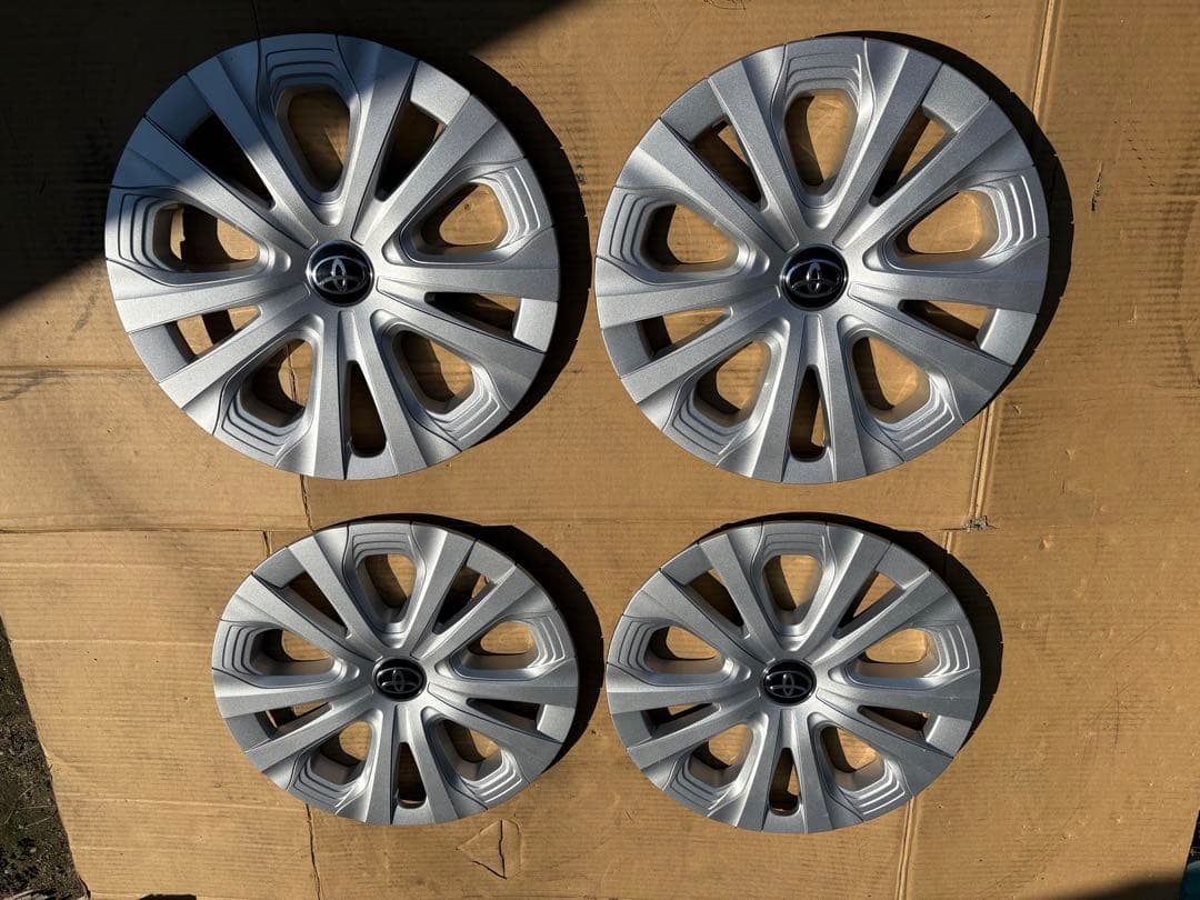 プリウス ホイールキャップ ５０ ４枚セット トヨタ プリウス 50系 ホイールキャップ 4枚セット 50プリウス純正