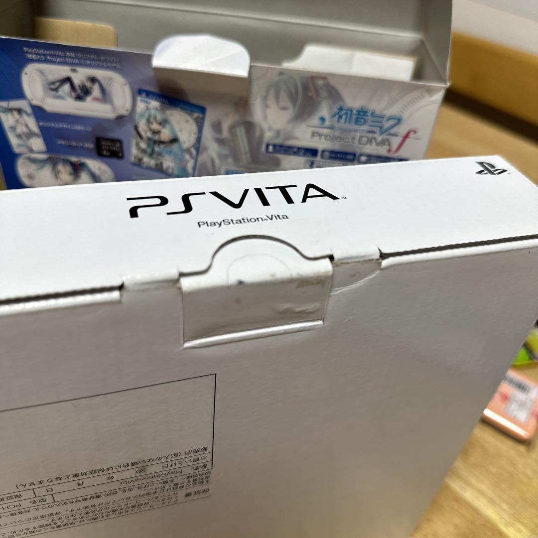 新品　PlayStation®Vita 初音ミク Limited Edition