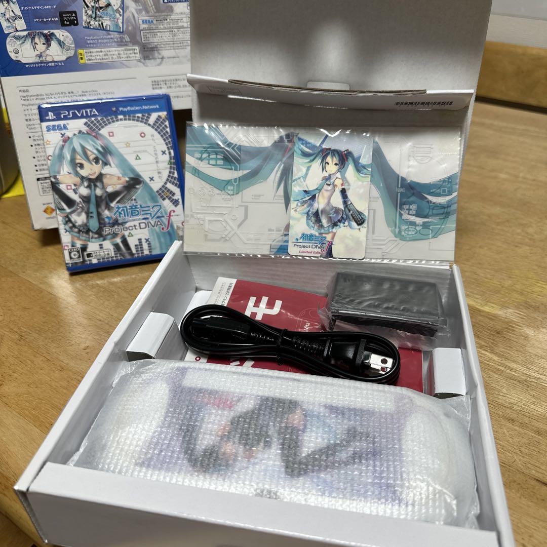 新品　PlayStation®Vita 初音ミク Limited Edition